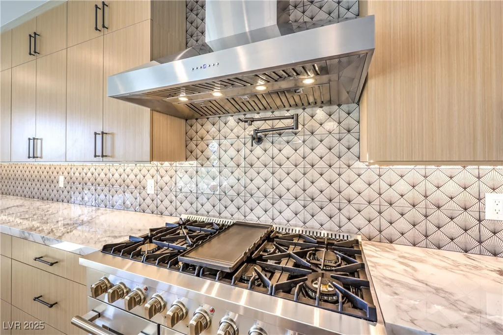 8316 Broad Peak, Las Vegas, NV 89131