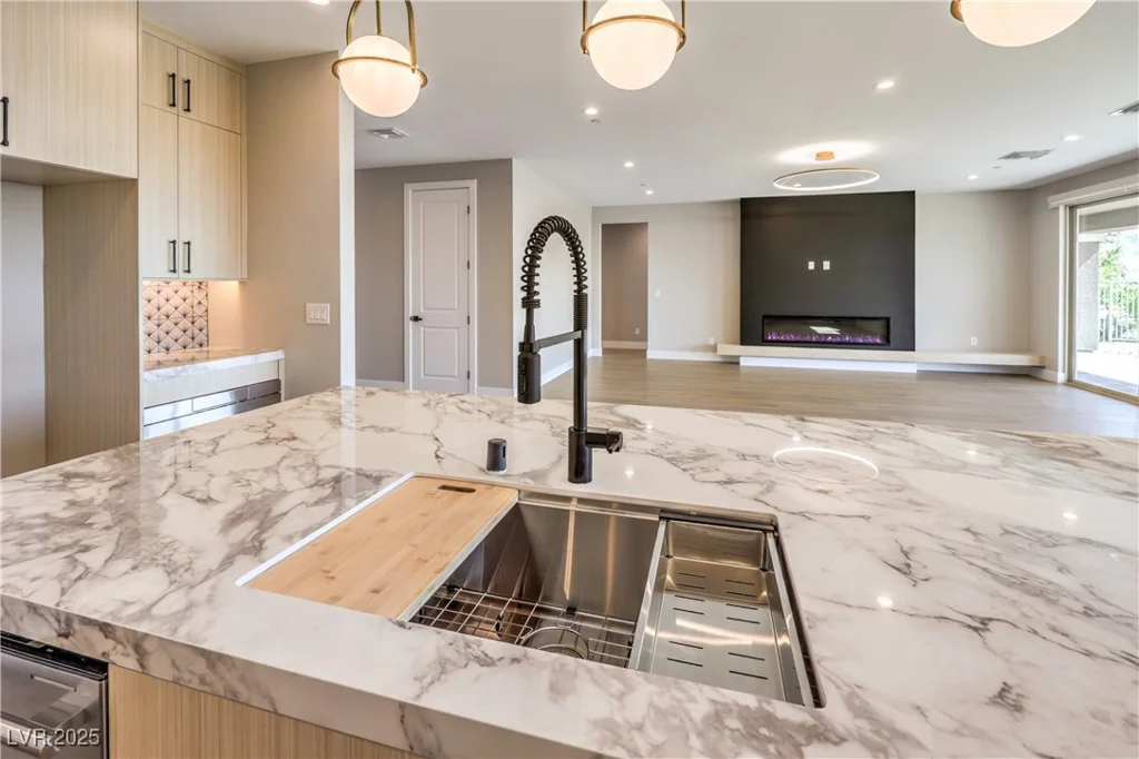 8316 Broad Peak, Las Vegas, NV 89131
