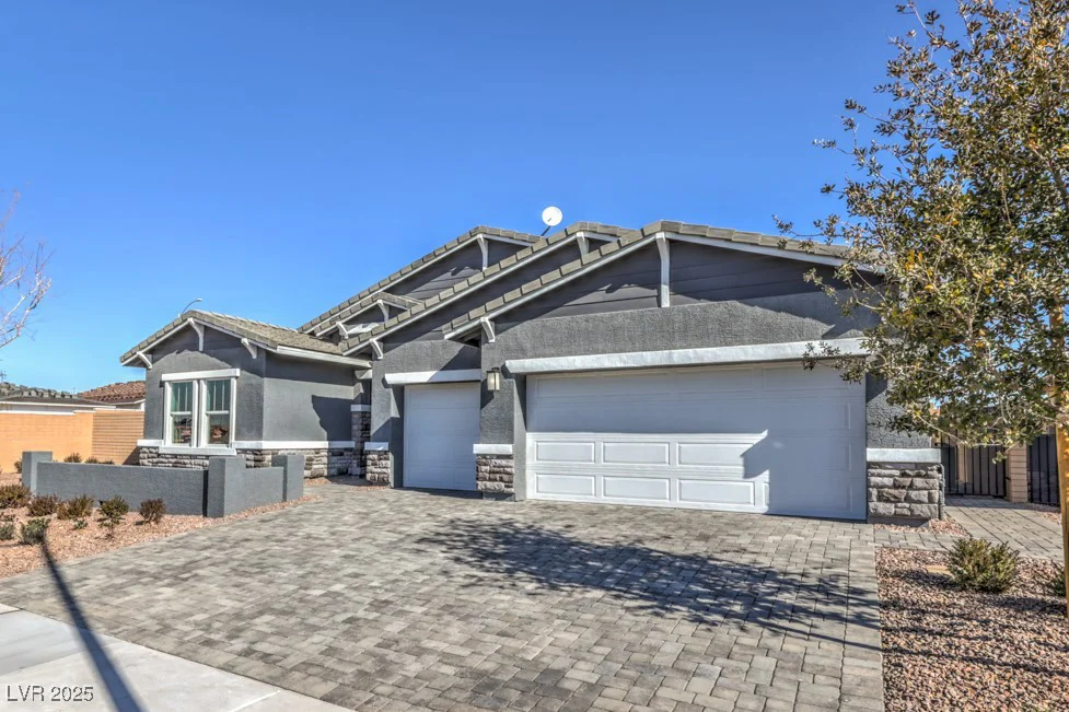 1048 Forrest Falcon, Henderson, NV 89011
