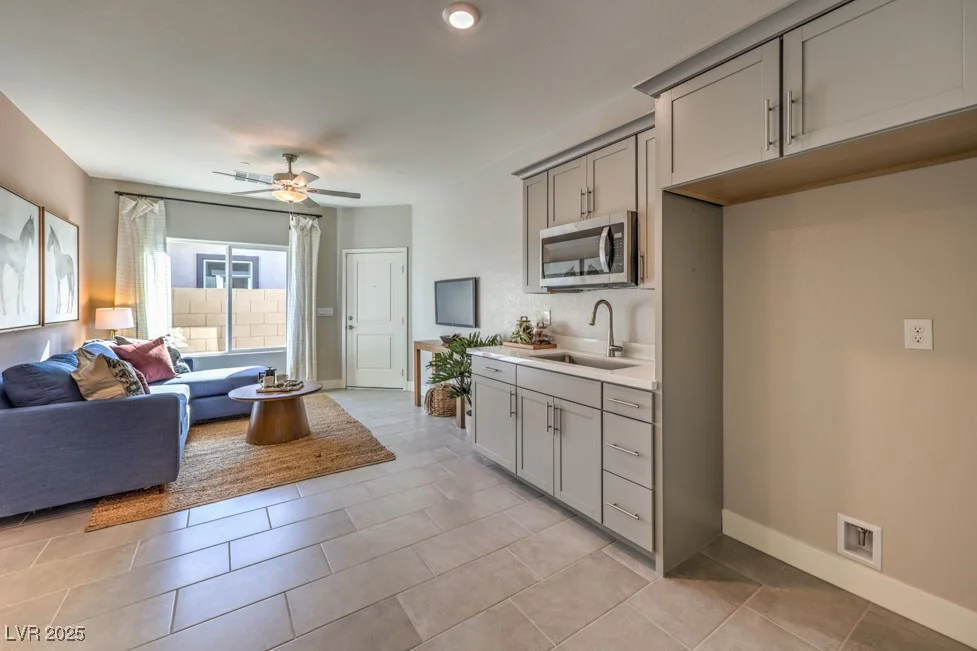 1048 Forrest Falcon, Henderson, NV 89011