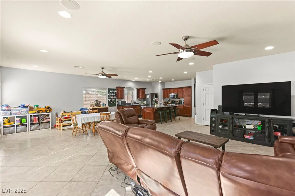 7641 Lani Dawn, Las Vegas, NV 89149