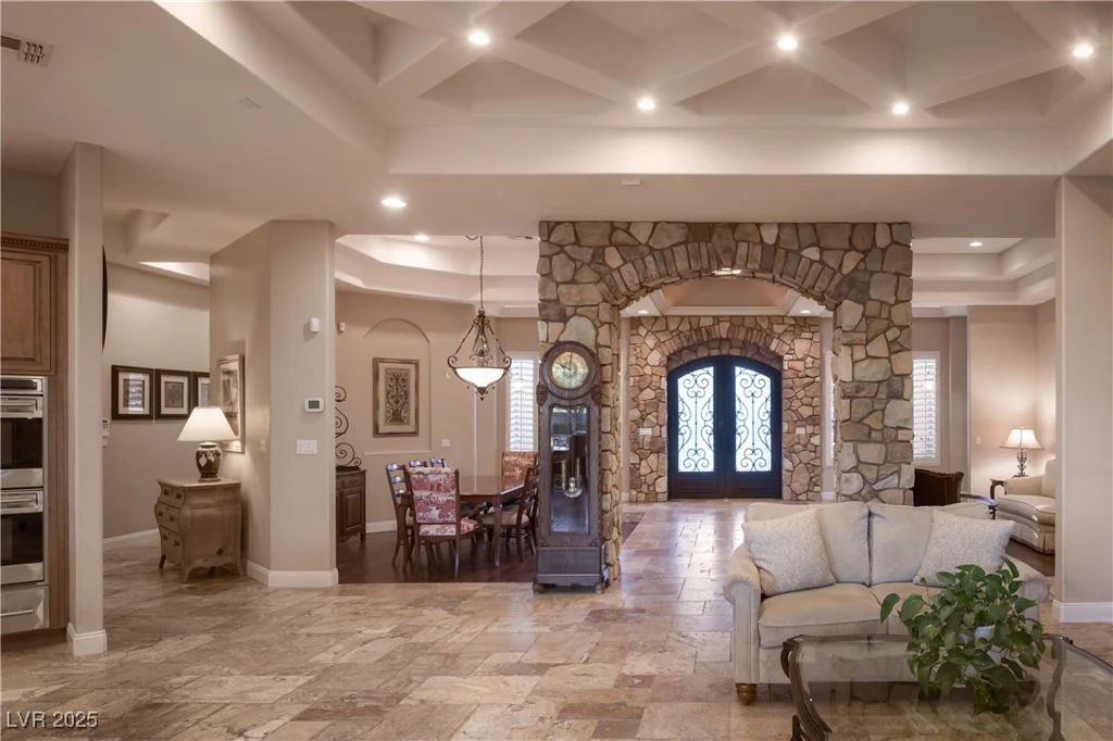 8620 La Madre, Las Vegas, NV 89149