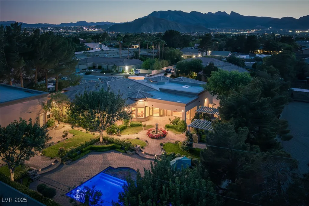 8620 La Madre, Las Vegas, NV 89149