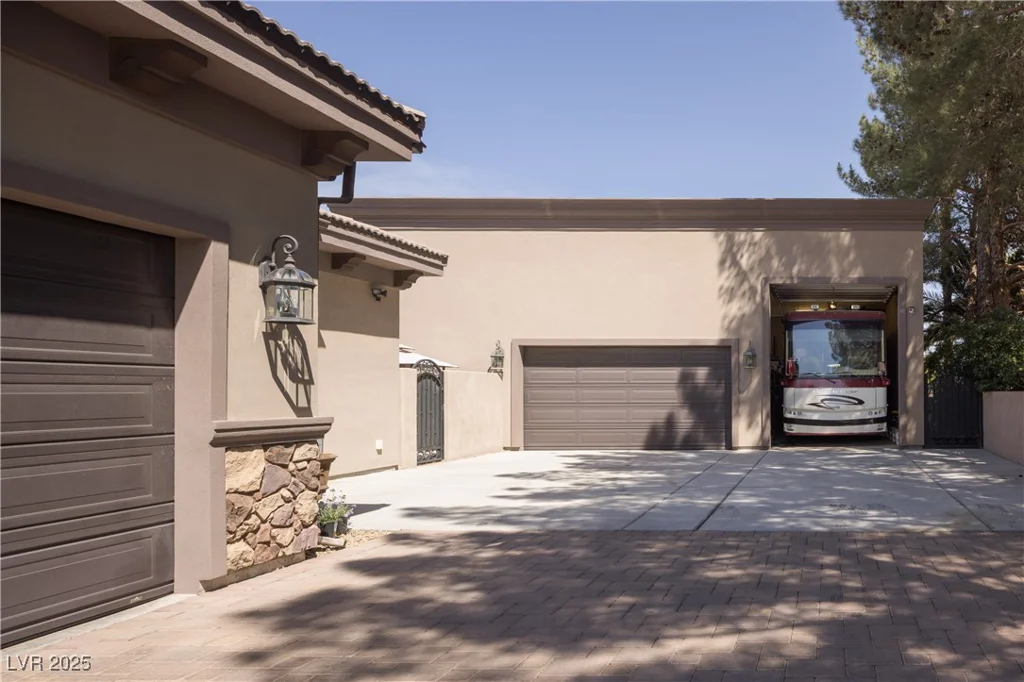 8620 La Madre, Las Vegas, NV 89149
