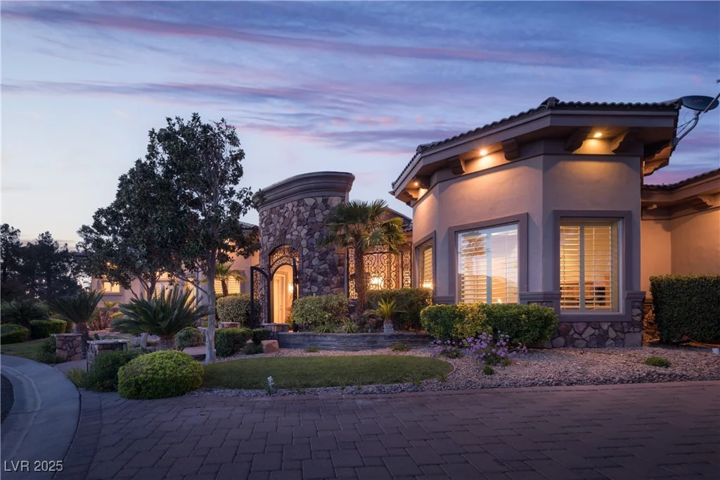 8620 La Madre, Las Vegas, NV 89149
