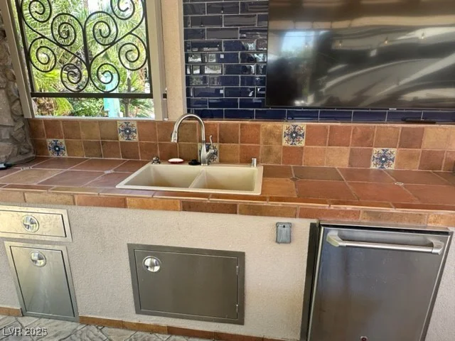 8175 Arville, Las Vegas, NV 89139