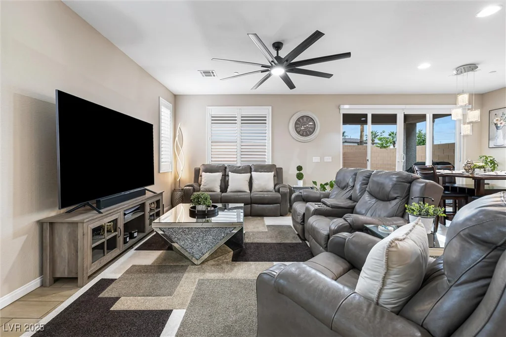 6611 Dove Point, Las Vegas, NV 89130