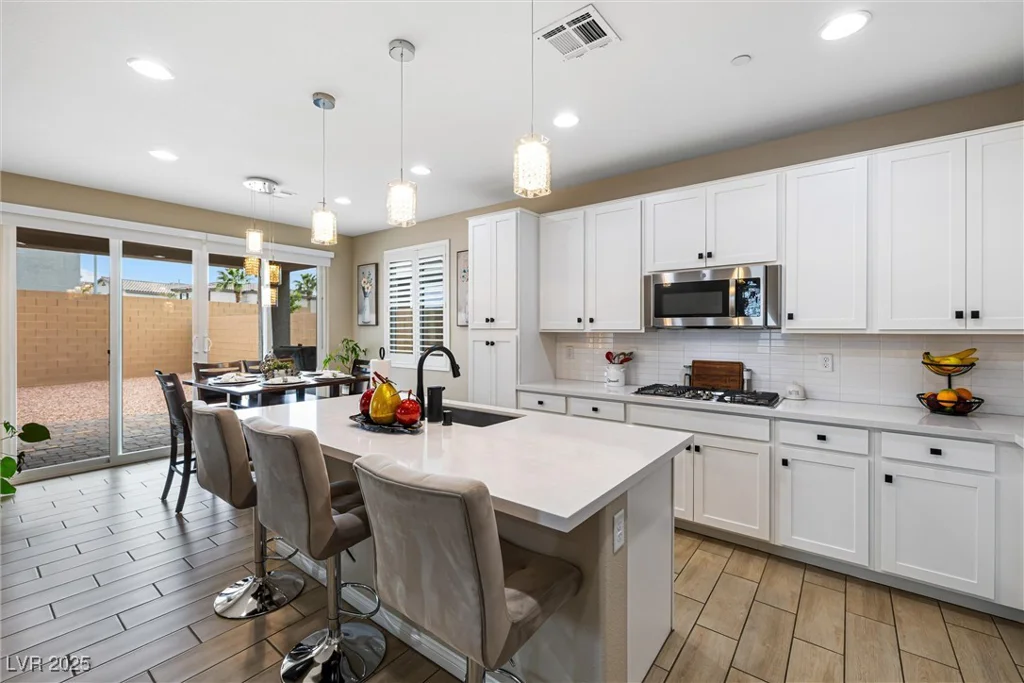 6611 Dove Point, Las Vegas, NV 89130