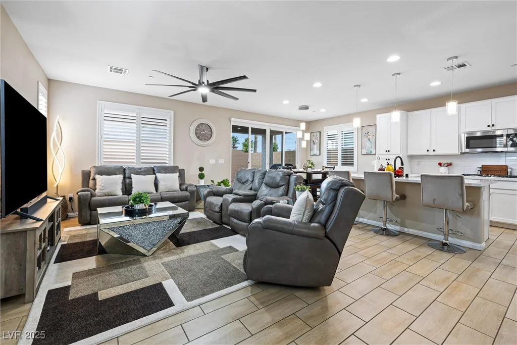 6611 Dove Point, Las Vegas, NV 89130