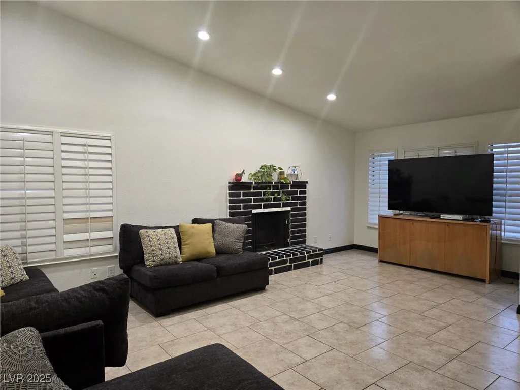 6361 Copperfield, Las Vegas, NV 89108