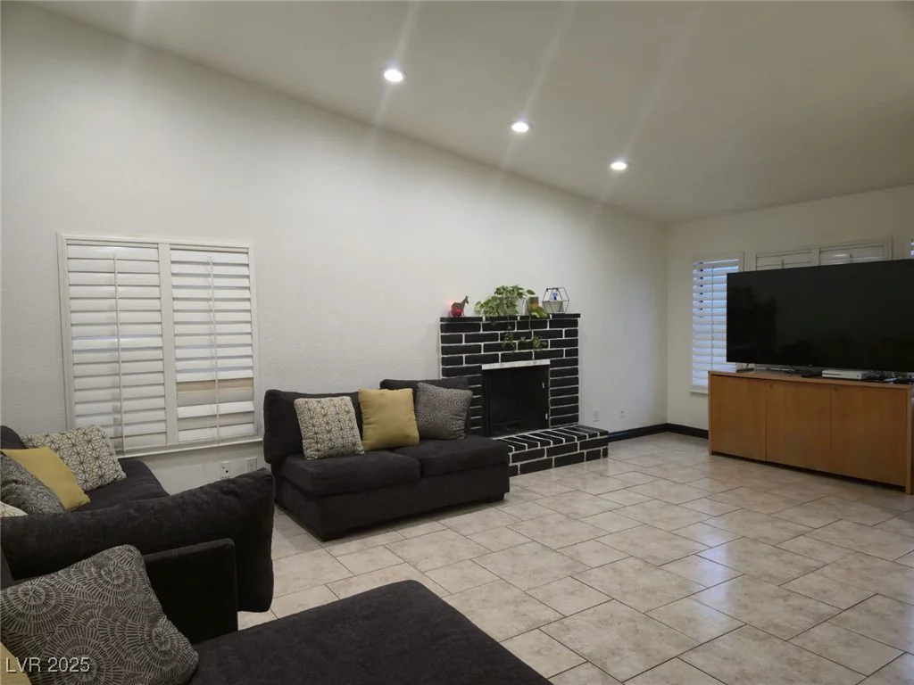 6361 Copperfield, Las Vegas, NV 89108