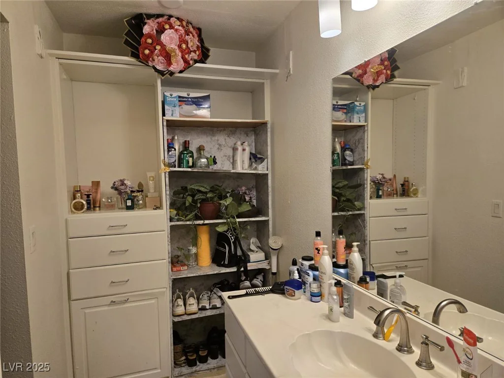 6361 Copperfield, Las Vegas, NV 89108