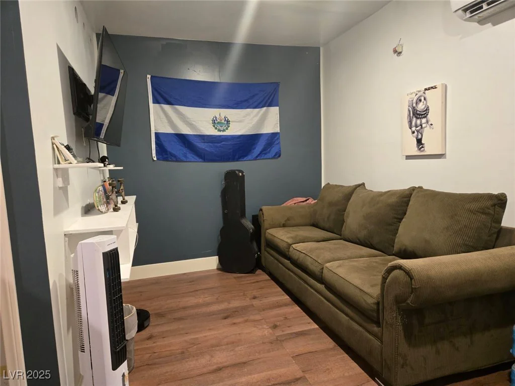 6361 Copperfield, Las Vegas, NV 89108