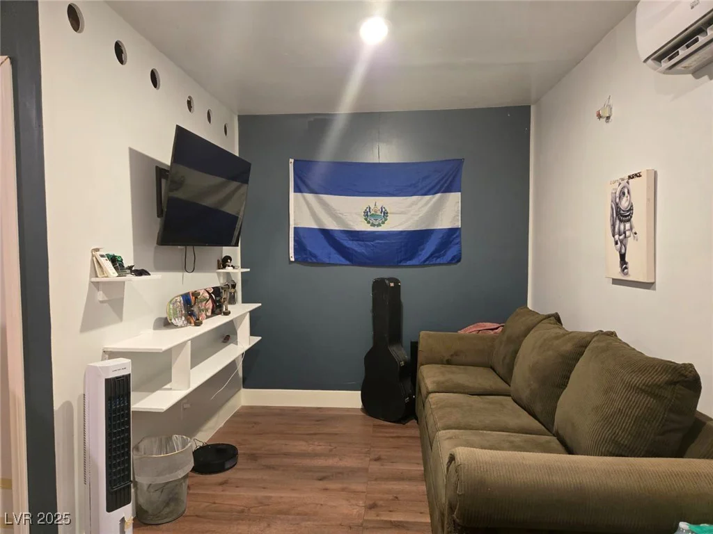 6361 Copperfield, Las Vegas, NV 89108