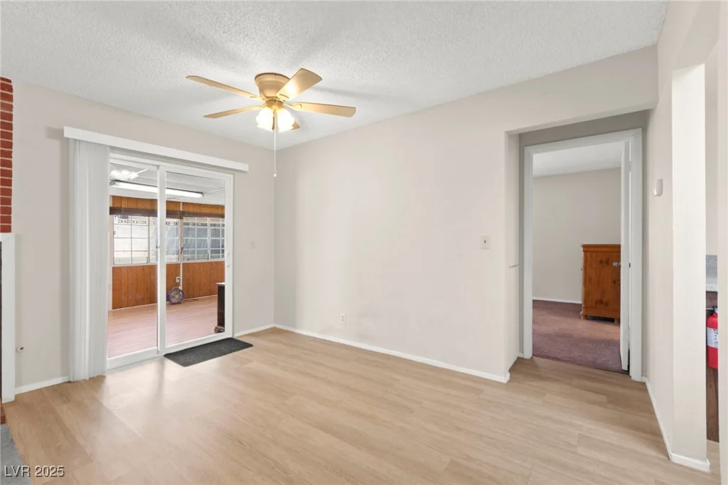421 Carlin, Las Vegas, NV 89110