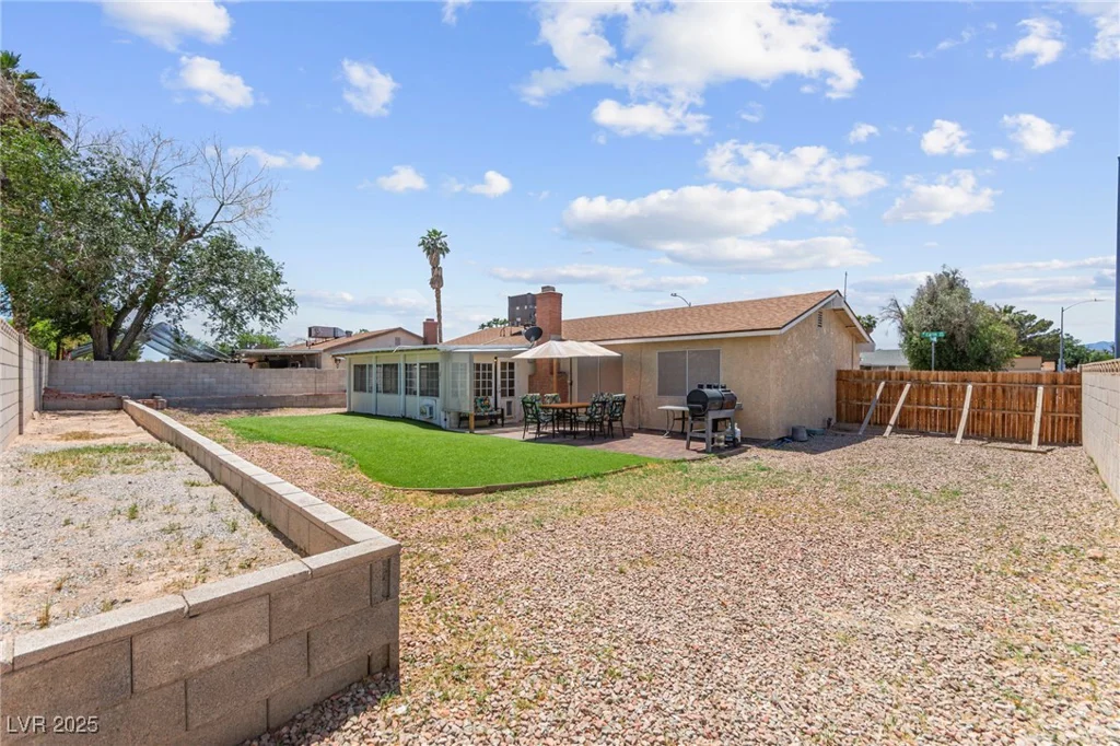 421 Carlin, Las Vegas, NV 89110