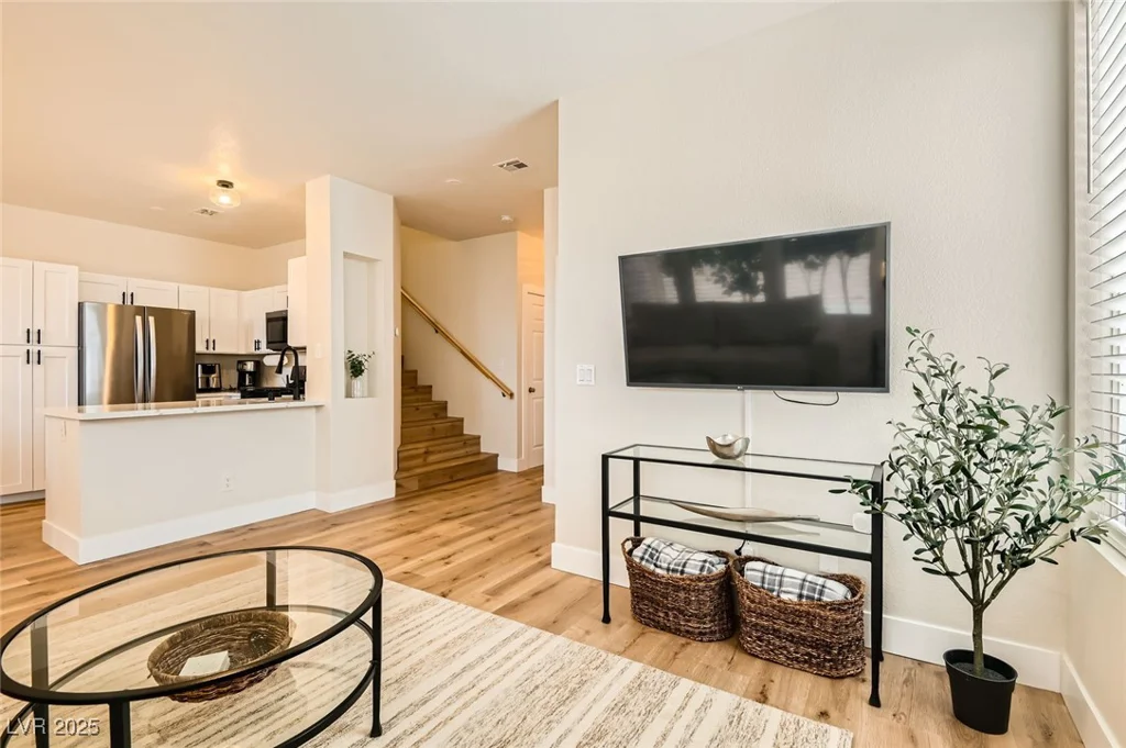 251 Green Valley, Henderson, NV 89012