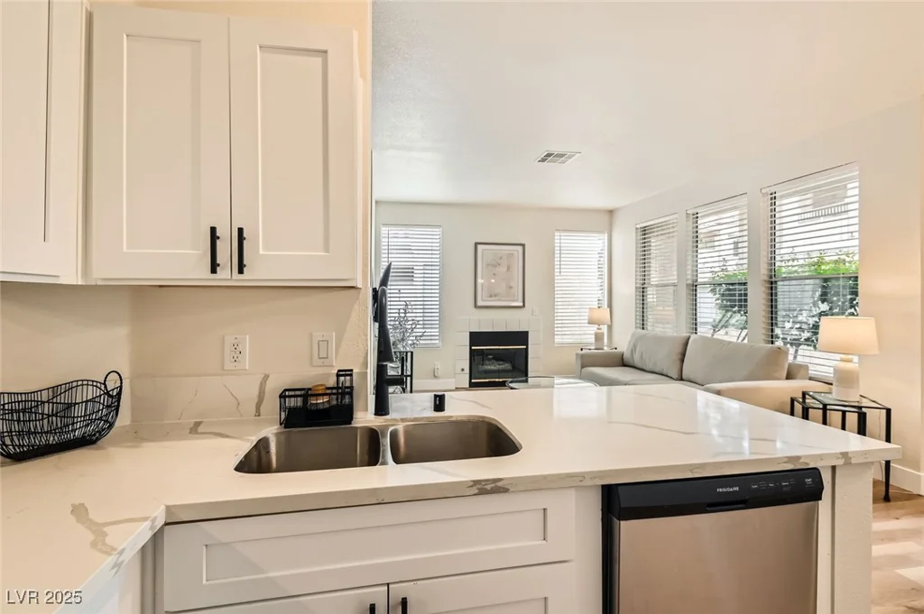 251 Green Valley, Henderson, NV 89012