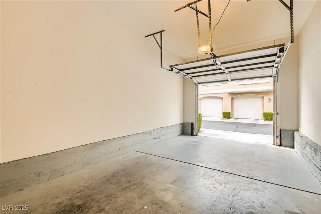 251 Green Valley, Henderson, NV 89012
