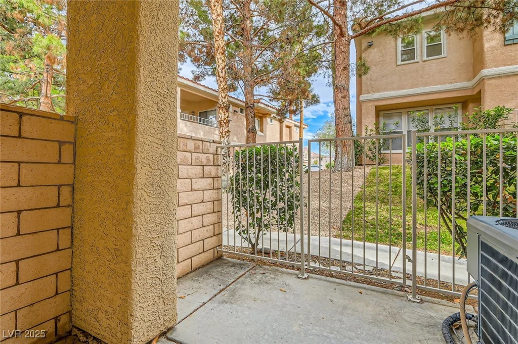 251 Green Valley, Henderson, NV 89012