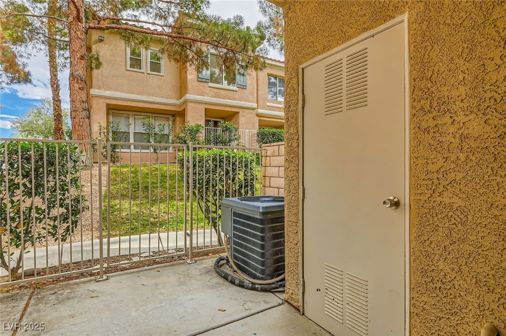 251 Green Valley, Henderson, NV 89012