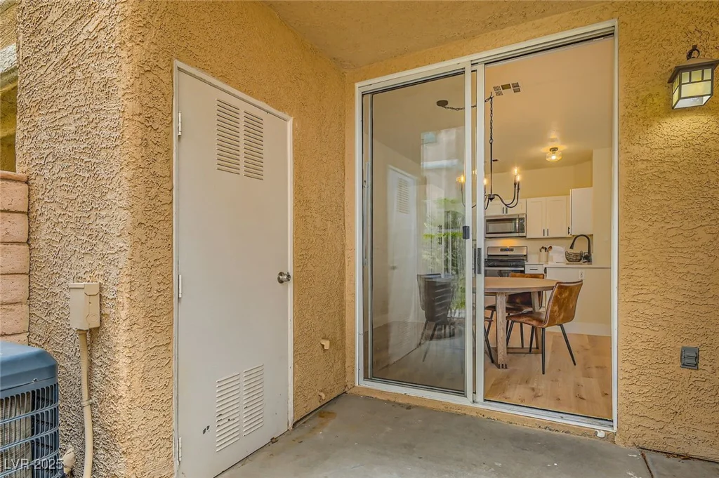 251 Green Valley, Henderson, NV 89012