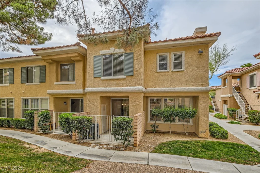 251 Green Valley, Henderson, NV 89012