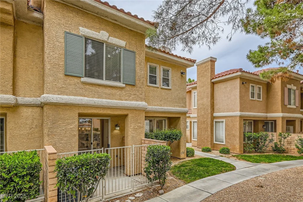251 Green Valley, Henderson, NV 89012