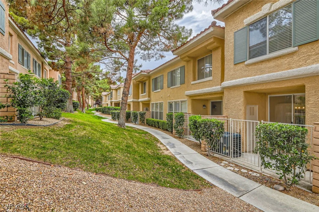 251 Green Valley, Henderson, NV 89012