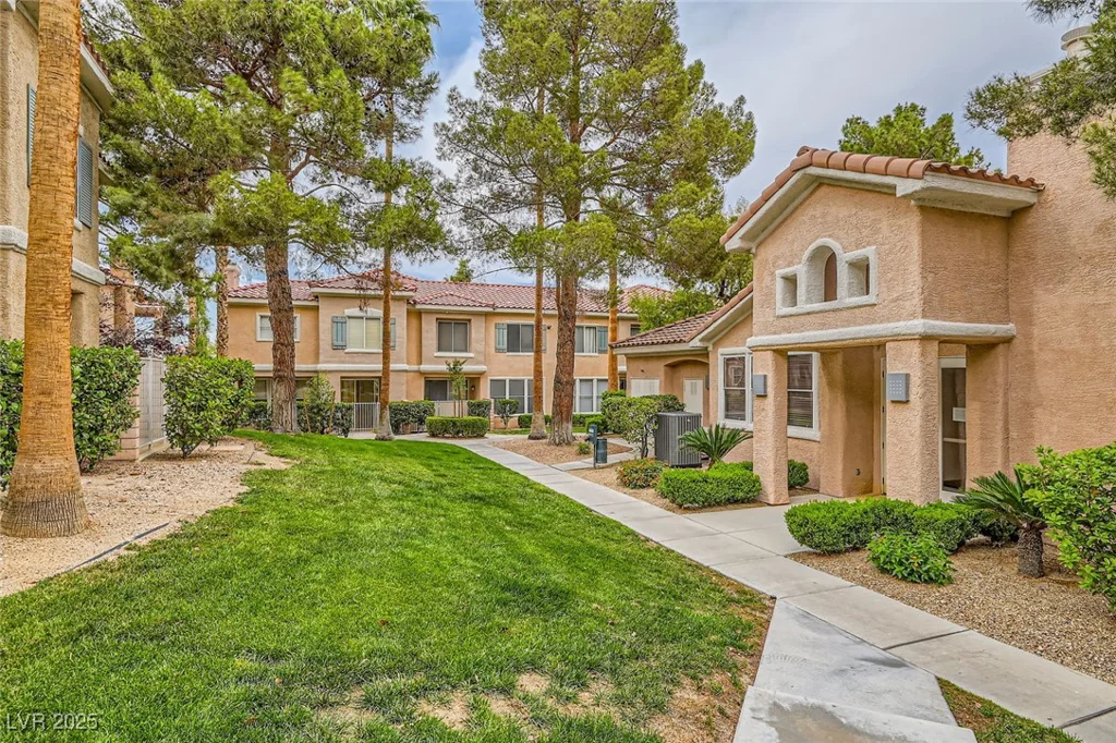 251 Green Valley, Henderson, NV 89012