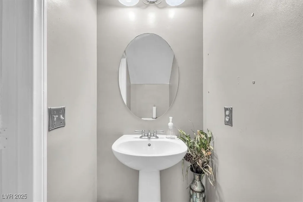 2104 Spanish Town, North Las Vegas, NV 89031