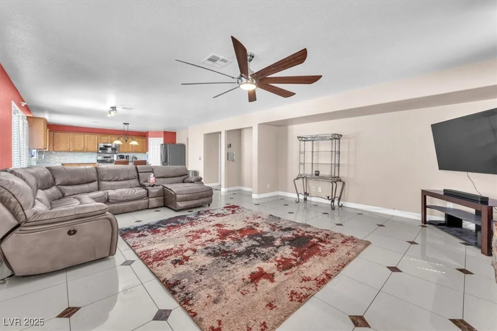 2104 Spanish Town, North Las Vegas, NV 89031