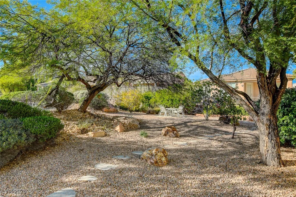 10302 CARA MIA, Las Vegas, NV 89135