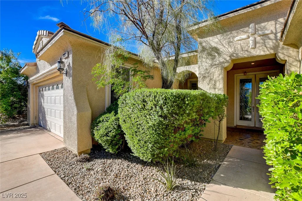 10302 CARA MIA, Las Vegas, NV 89135