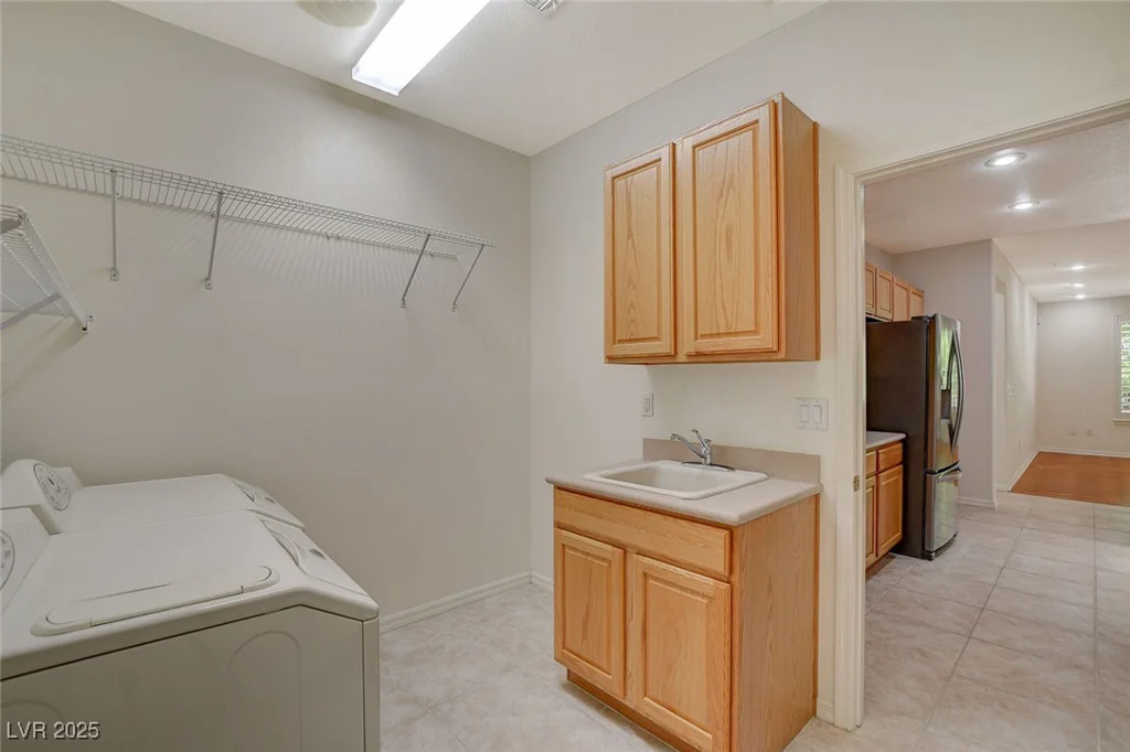 10302 CARA MIA, Las Vegas, NV 89135