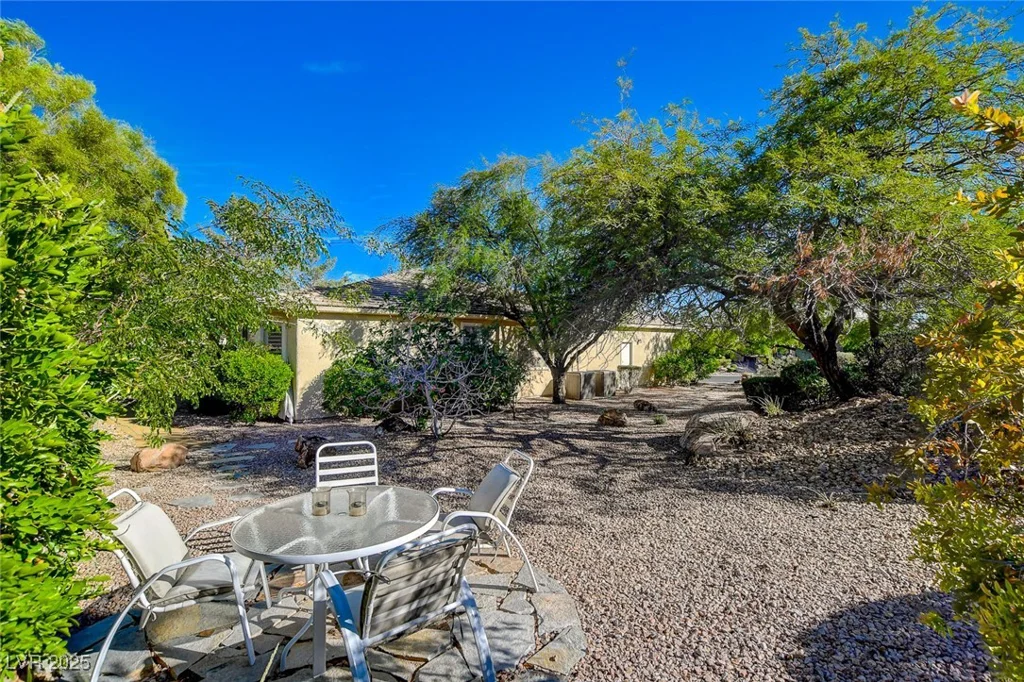 10302 CARA MIA, Las Vegas, NV 89135