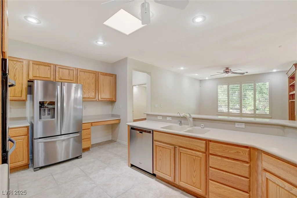 10302 CARA MIA, Las Vegas, NV 89135