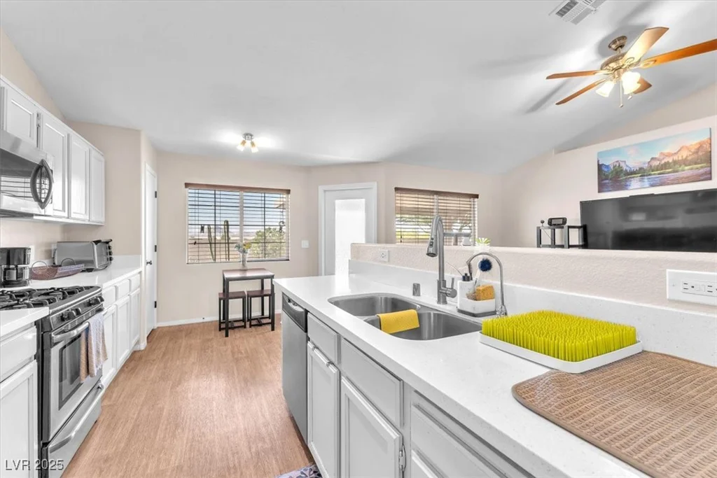 452 Waterwheel Falls, Henderson, NV 89015