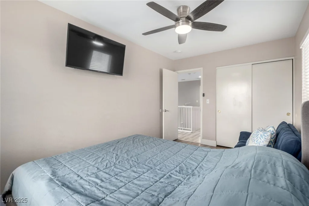 1360 Angel Falls, Las Vegas, NV 89142