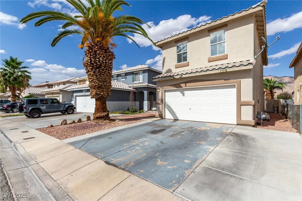 1360 Angel Falls, Las Vegas, NV 89142