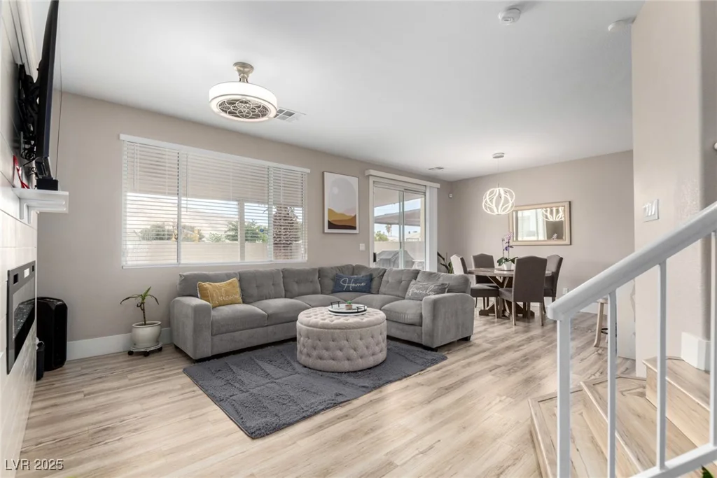 1360 Angel Falls, Las Vegas, NV 89142