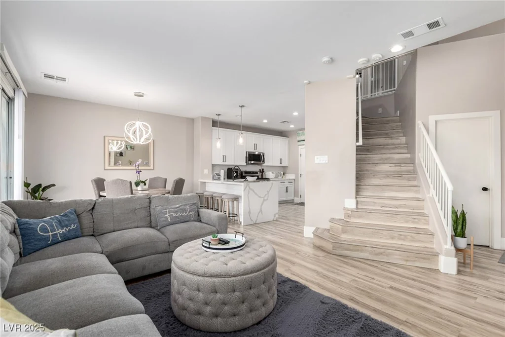 1360 Angel Falls, Las Vegas, NV 89142