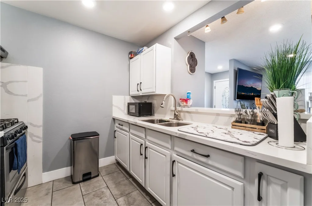 25 Colbath, Las Vegas, NV 89110