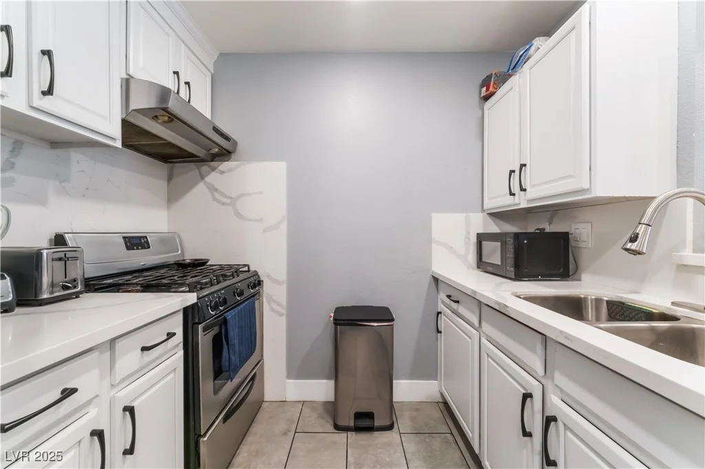 25 Colbath, Las Vegas, NV 89110