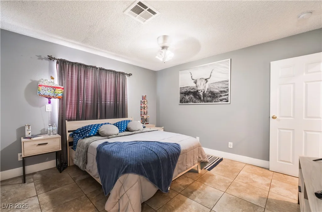 25 Colbath, Las Vegas, NV 89110