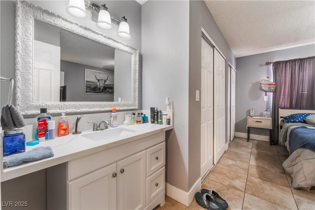 25 Colbath, Las Vegas, NV 89110