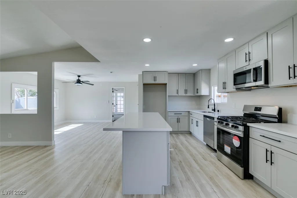 4898 Fiesta, Las Vegas, NV 89121