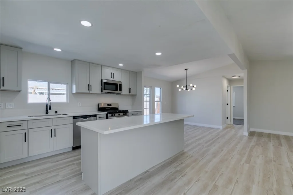 4898 Fiesta, Las Vegas, NV 89121
