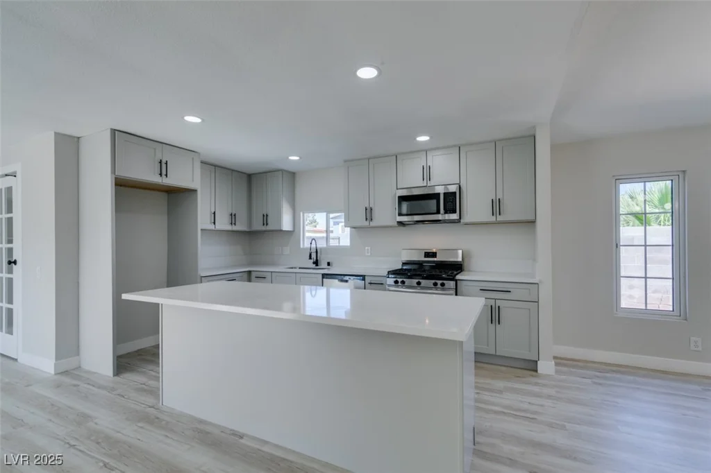 4898 Fiesta, Las Vegas, NV 89121