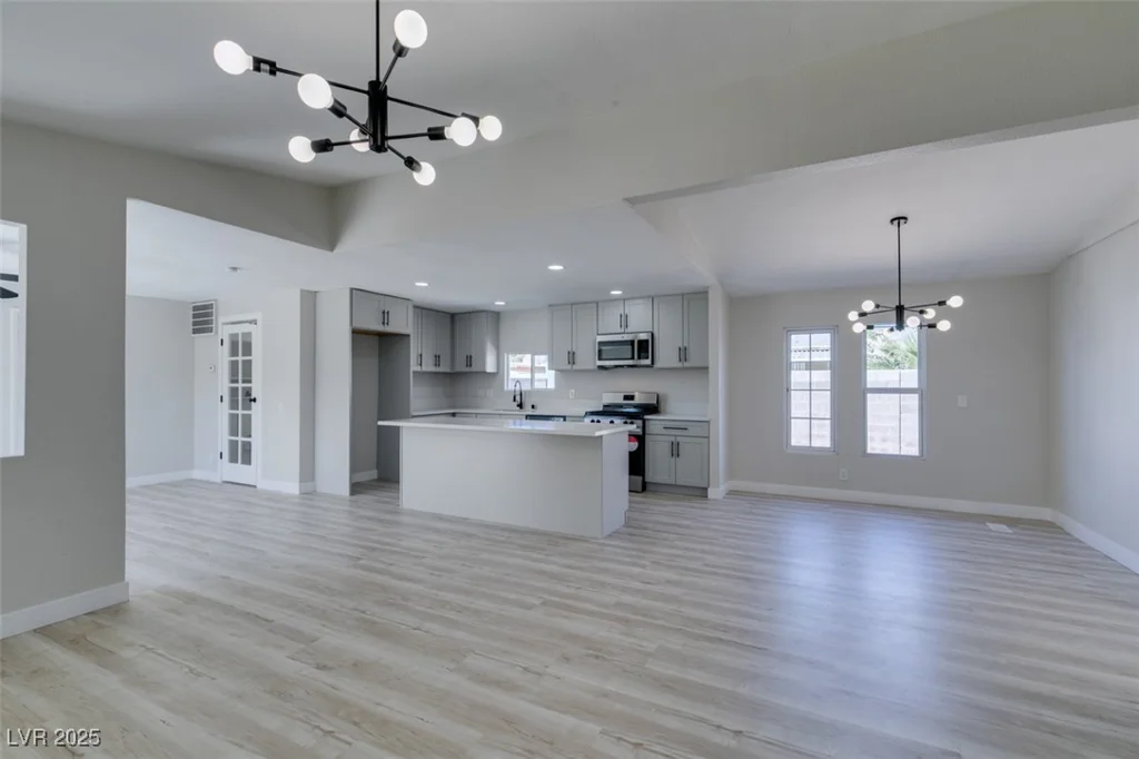 4898 Fiesta, Las Vegas, NV 89121